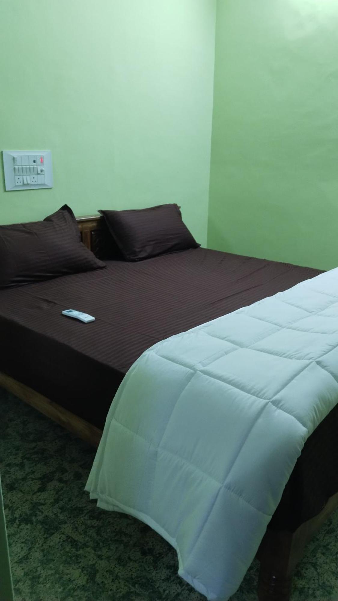 Adhi Linga Home Stay Tiruvannamalai Luaran gambar